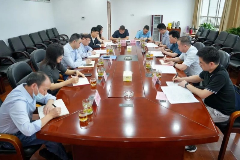 湖南省供銷(xiāo)合作總社黨組書(shū)記、理事會(huì)主任周曉理調(diào)研公司并主持召開(kāi)座談會(huì)