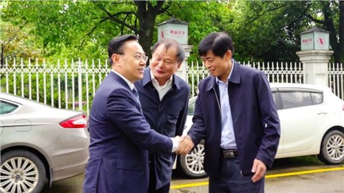 湖南師范大學(xué)校長(zhǎng)劉仲華院士、副校長(zhǎng)唐賢清一行蒞臨集團(tuán)益陽(yáng)茶廠調(diào)研指導(dǎo)