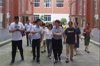 中國(guó)人民大學(xué)茶道哲學(xué)研究所湖南茶文化考察團(tuán)一行赴集團(tuán)白沙溪茶廠、益陽(yáng)茶廠、君山茶業(yè)考察調(diào)研